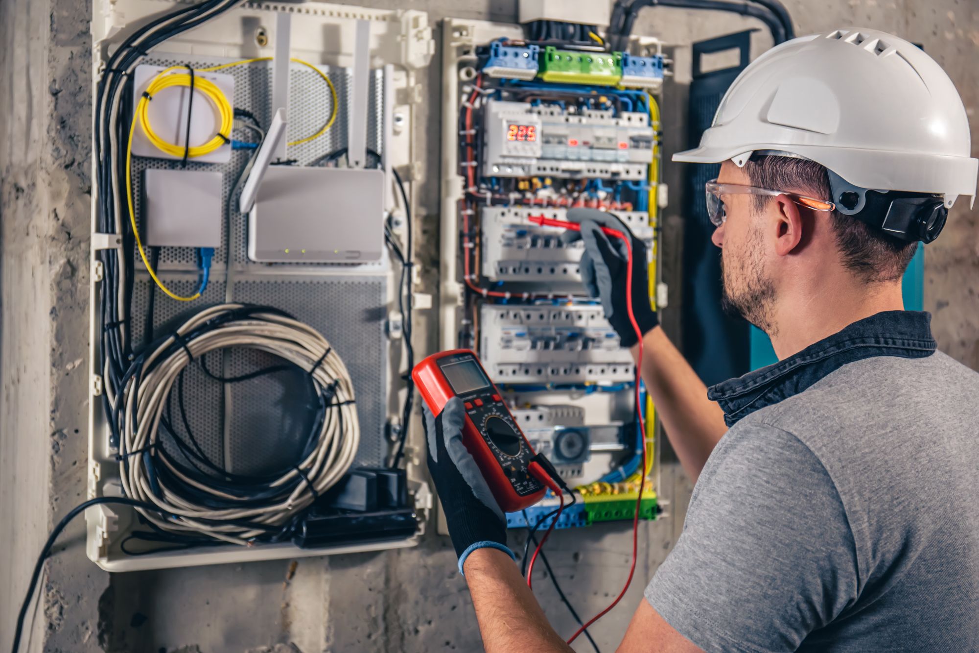 how to choose a commercial electrician